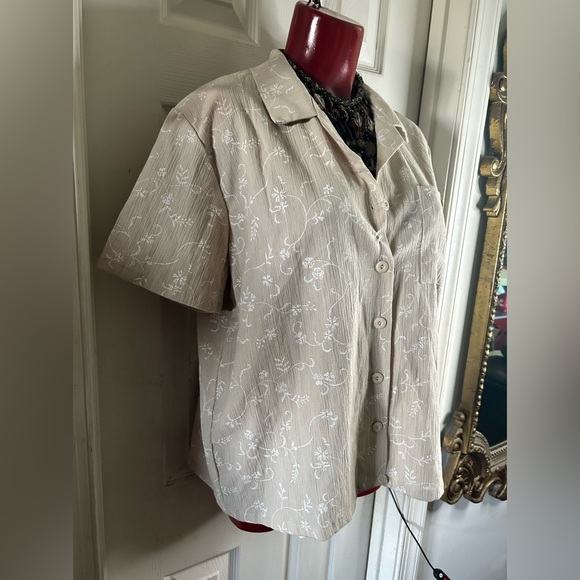 Jeno Neuman Buttoned Blouse size PM NWT - Picture 3 of 10